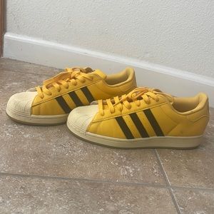 Adidas Original Superstars Gold (Yellow)/ Black Men’s Size 11